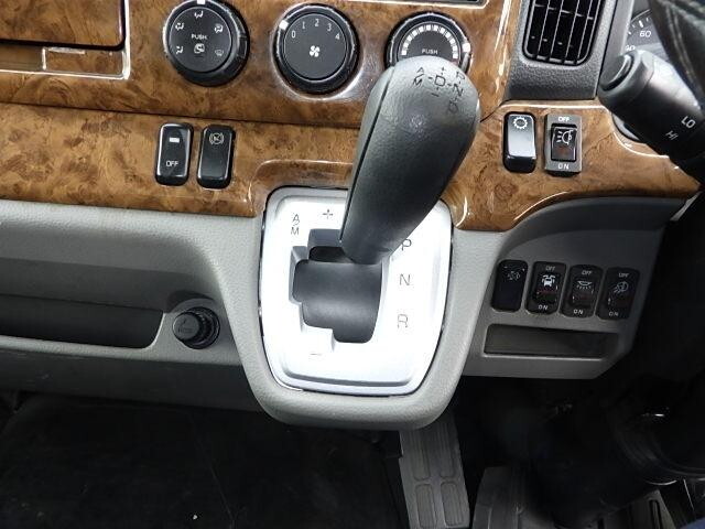 三菱ふそうキャンターアルミウイング小型（2t・3t）[写真25]