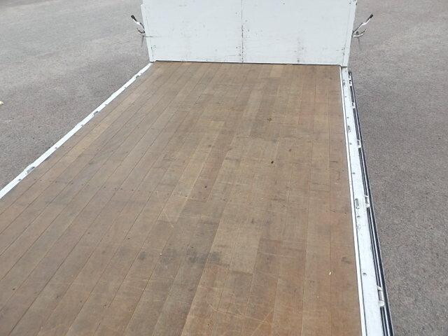 三菱ふそうキャンターアルミウイング小型（2t・3t）[写真07]