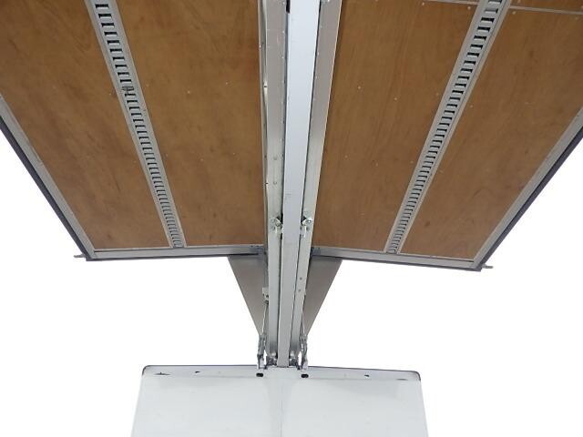 三菱ふそうキャンターアルミウイング小型（2t・3t）[写真09]