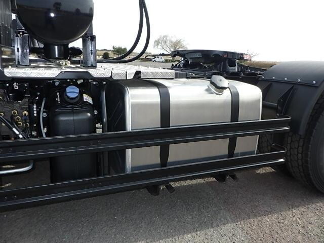 三菱ふそうスーパーグレートトレーラーヘッド（トラクターヘッド）中型（4t）[写真22]