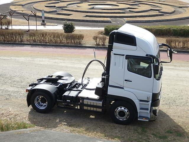 三菱ふそうスーパーグレートトレーラーヘッド（トラクターヘッド）中型（4t）[写真23]
