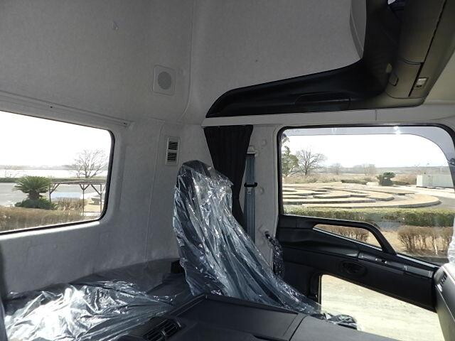 三菱ふそうスーパーグレートトレーラーヘッド（トラクターヘッド）中型（4t）[写真25]