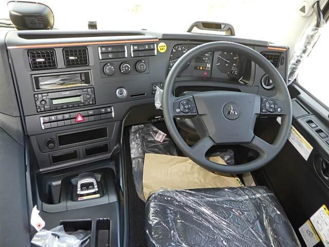 三菱ふそうスーパーグレートトレーラーヘッド（トラクターヘッド）中型（4t）[写真26]