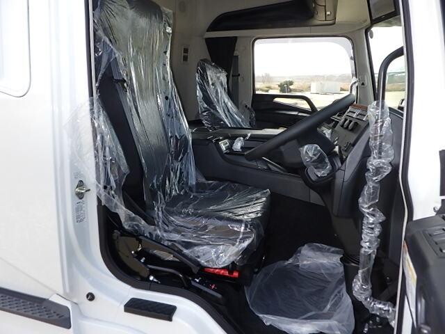 三菱ふそうスーパーグレートトレーラーヘッド（トラクターヘッド）中型（4t）[写真27]