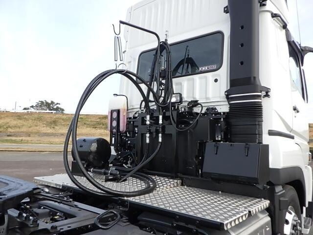 三菱ふそうスーパーグレートトレーラーヘッド（トラクターヘッド）中型（4t）[写真06]