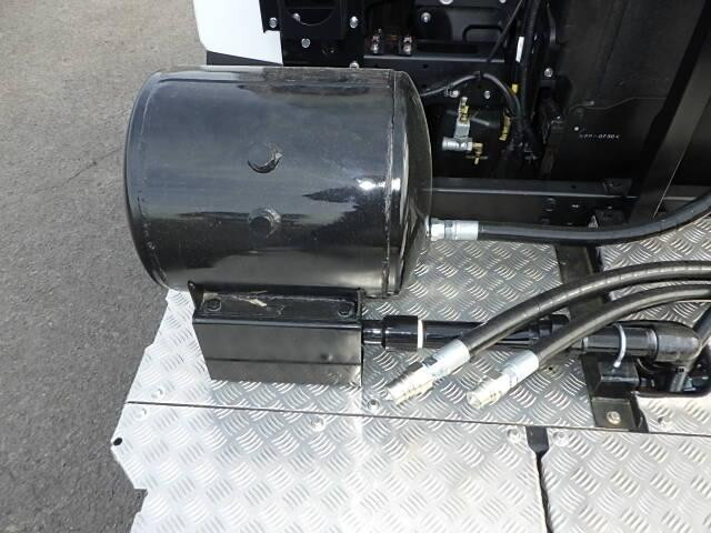 三菱ふそうスーパーグレートトレーラーヘッド（トラクターヘッド）中型（4t）[写真08]