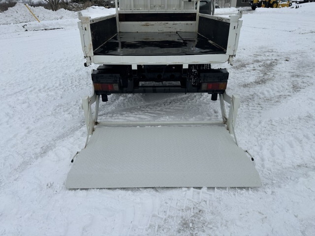 日野デュトロダブルキャブ（Wキャブ）小型（2t・3t）[写真21]