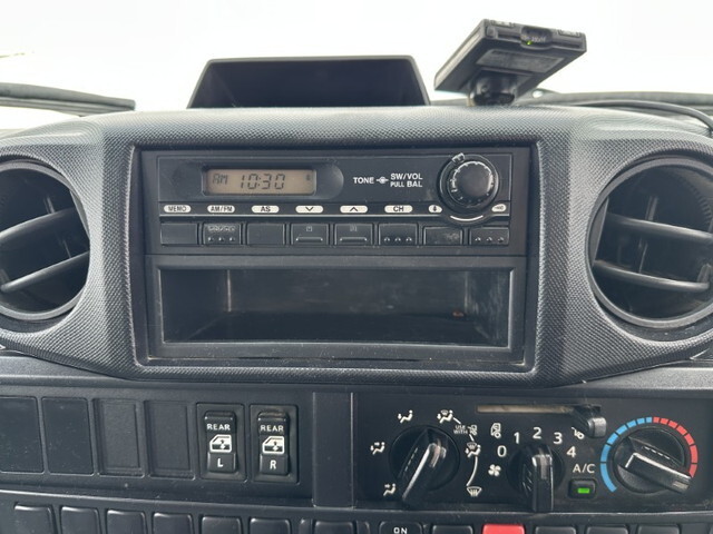 日野デュトロダブルキャブ（Wキャブ）小型（2t・3t）[写真32]