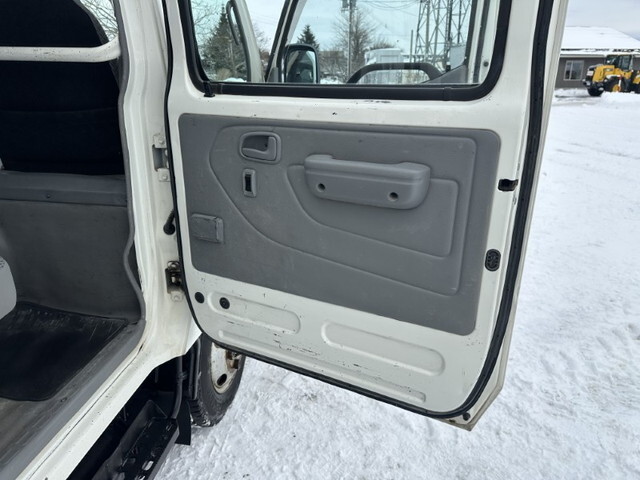 日野デュトロダブルキャブ（Wキャブ）小型（2t・3t）[写真33]