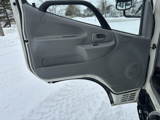 日野デュトロダブルキャブ（Wキャブ）小型（2t・3t）[写真36]