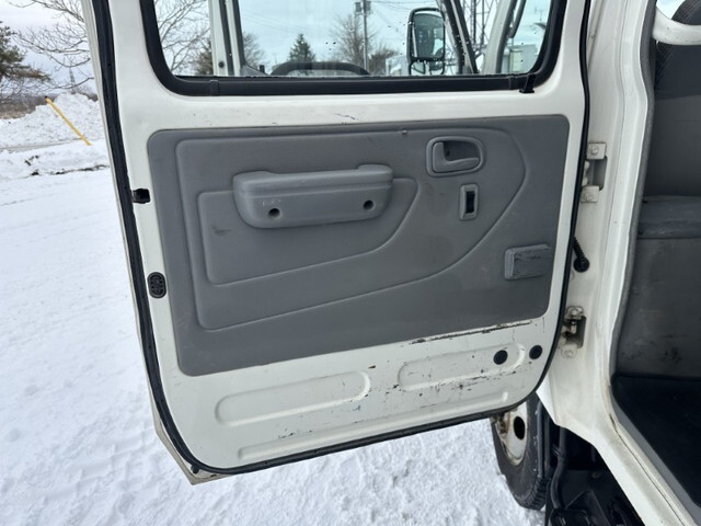 日野デュトロダブルキャブ（Wキャブ）小型（2t・3t）[写真38]