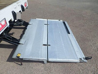 いすゞギガアルミウイング大型（10t）[写真13]