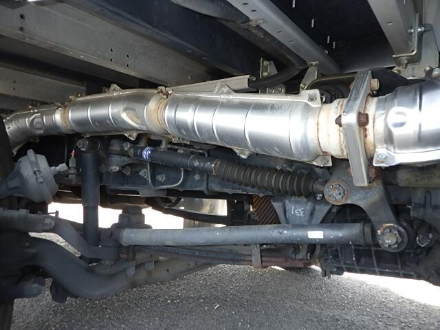 いすゞギガアルミウイング大型（10t）[写真15]