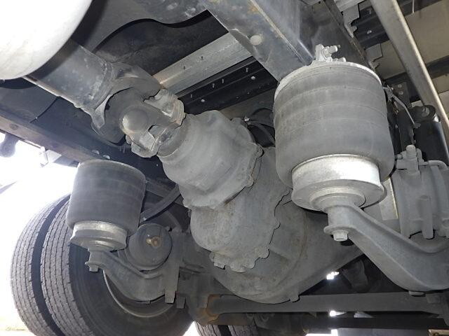 いすゞギガアルミウイング大型（10t）[写真20]