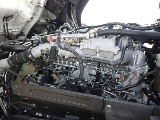 いすゞギガアルミウイング大型（10t）[写真29]