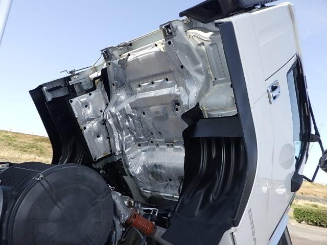 いすゞギガアルミウイング大型（10t）[写真31]