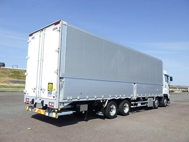 いすゞギガアルミウイング大型（10t）[写真04]