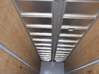 いすゞギガアルミウイング大型（10t）[写真10]