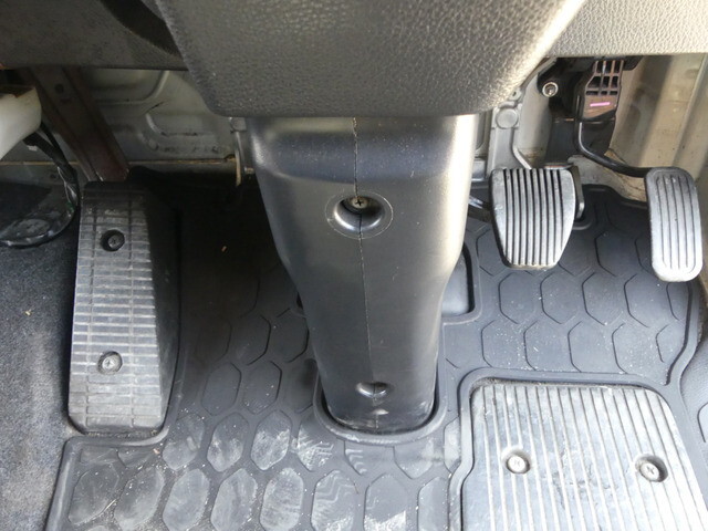 日野レンジャー冷凍車（冷蔵車）中型（4t）[写真32]