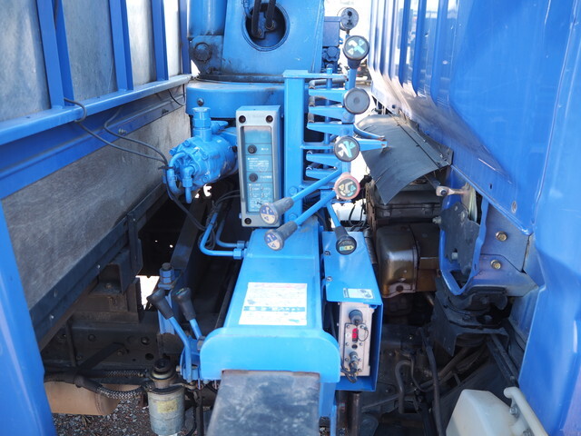 三菱ふそうキャンタークレーン6段小型（2t・3t）[写真13]