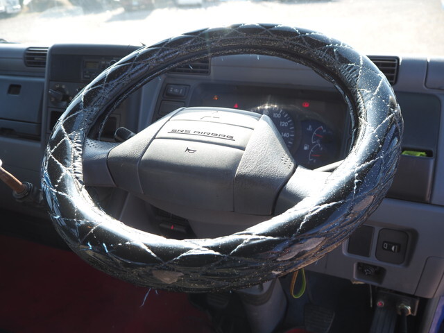 三菱ふそうキャンタークレーン6段小型（2t・3t）[写真38]