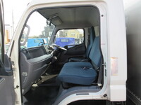 三菱ふそうキャンターアルミバン小型（2t・3t）[写真19]