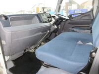 三菱ふそうキャンターアルミバン小型（2t・3t）[写真20]