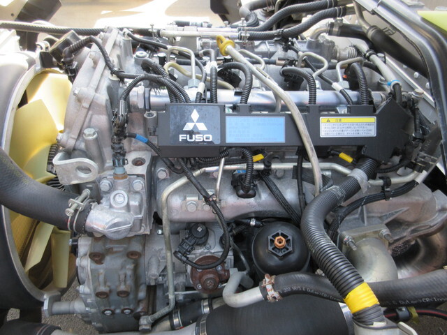 三菱ふそうキャンターアルミバン小型（2t・3t）[写真25]