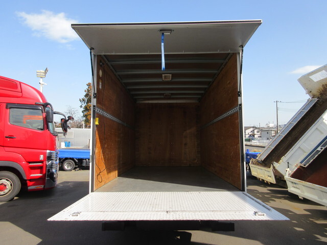 三菱ふそうキャンターアルミバン小型（2t・3t）[写真27]