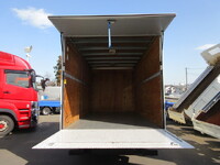 三菱ふそうキャンターアルミバン小型（2t・3t）[写真28]