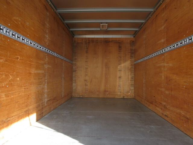 三菱ふそうキャンターアルミバン小型（2t・3t）[写真28]