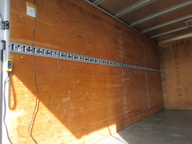 三菱ふそうキャンターアルミバン小型（2t・3t）[写真30]