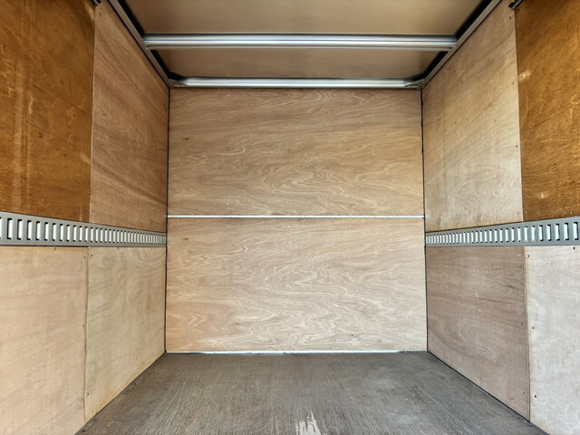 いすゞエルフアルミバン小型（2t・3t）[写真16]