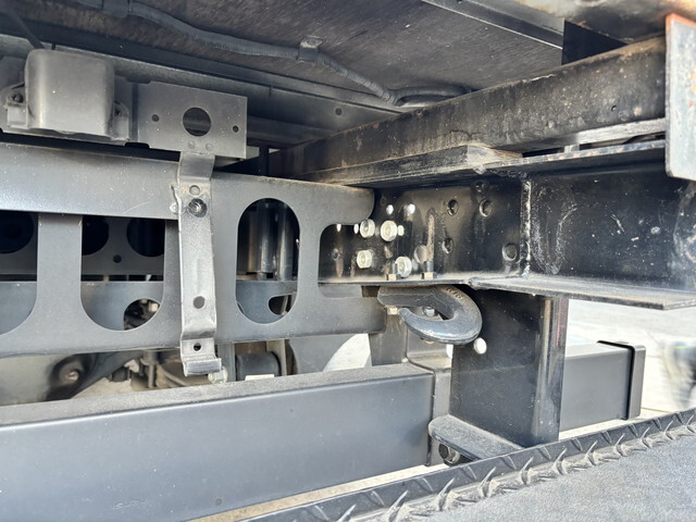 いすゞエルフアルミバン小型（2t・3t）[写真24]