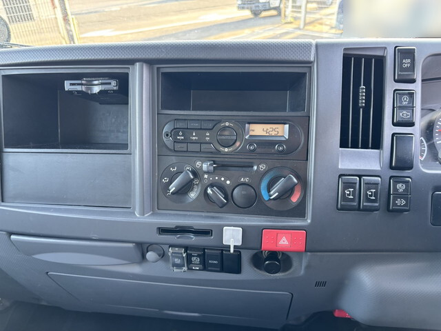 いすゞエルフアルミバン小型（2t・3t）[写真38]