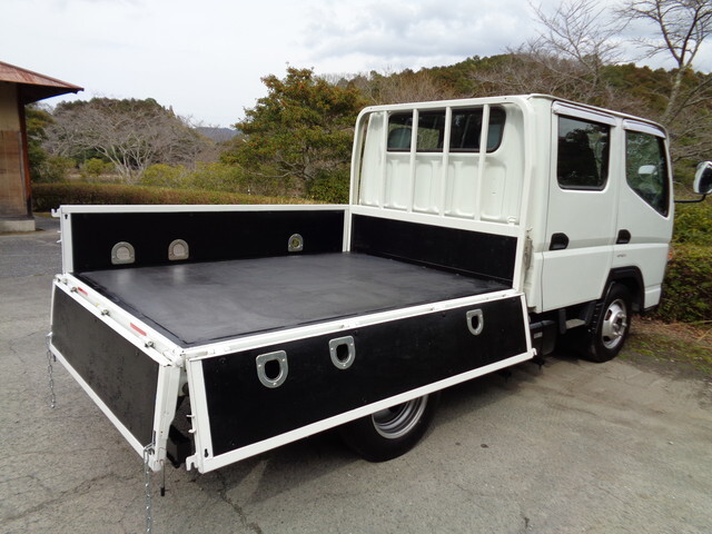 三菱ふそうキャンターダブルキャブ（Wキャブ）小型（2t・3t）[写真10]