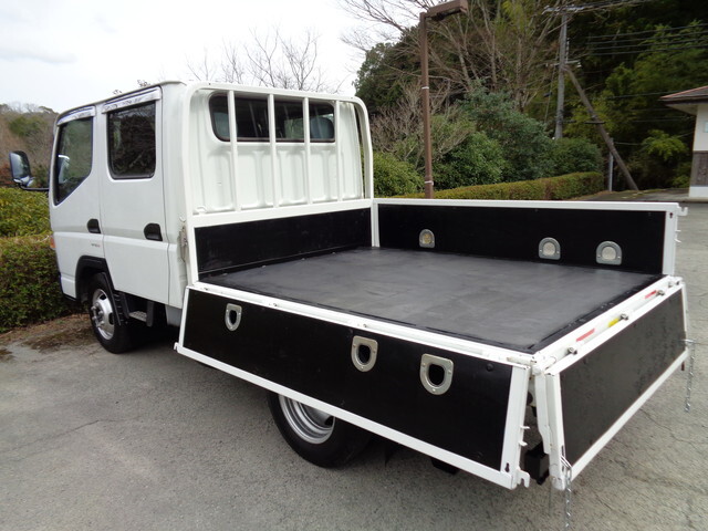 三菱ふそうキャンターダブルキャブ（Wキャブ）小型（2t・3t）[写真12]