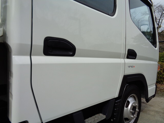 三菱ふそうキャンターダブルキャブ（Wキャブ）小型（2t・3t）[写真14]