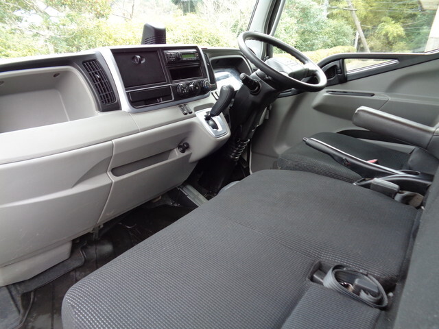 三菱ふそうキャンターダブルキャブ（Wキャブ）小型（2t・3t）[写真28]