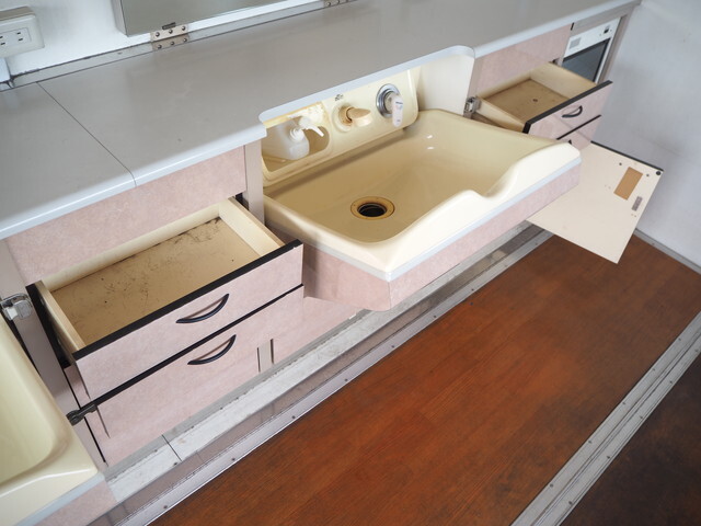 日野デュトロ移動販売車小型（2t・3t）[写真17]