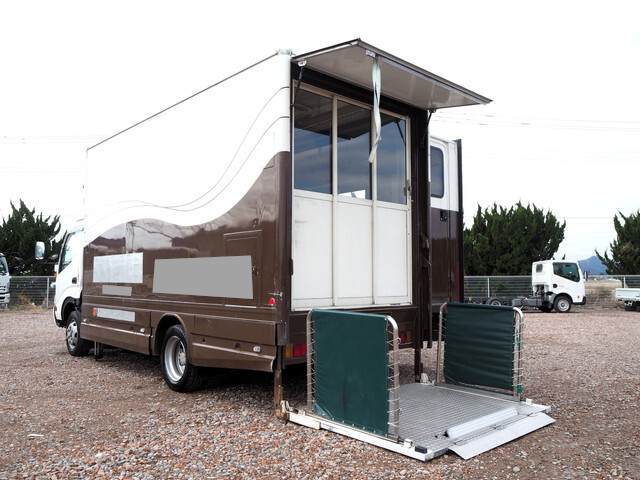 日野デュトロ移動販売車小型（2t・3t）[写真02]