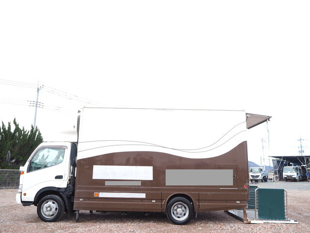 日野デュトロ移動販売車小型（2t・3t）[写真07]