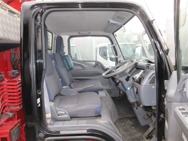 三菱ふそうキャンターセルフクレーン3段小型（2t・3t）[写真11]