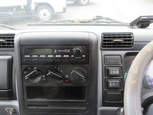 三菱ふそうキャンターセルフクレーン3段小型（2t・3t）[写真16]