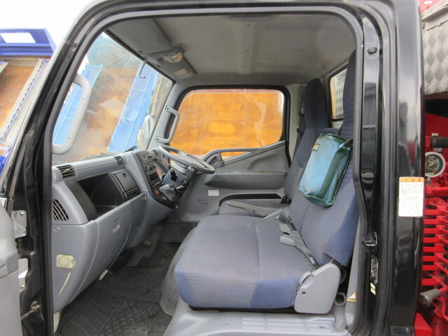 三菱ふそうキャンターセルフクレーン3段小型（2t・3t）[写真18]