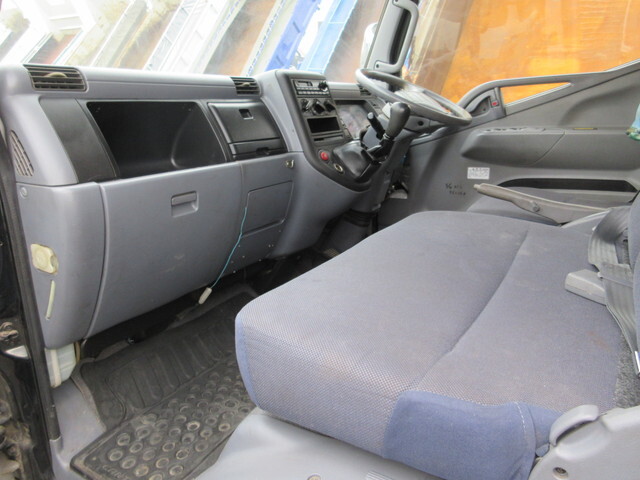 三菱ふそうキャンターセルフクレーン3段小型（2t・3t）[写真19]