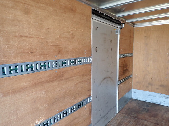 日野デュトロアルミバン小型（2t・3t）[写真11]