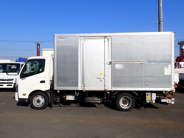 日野デュトロアルミバン小型（2t・3t）[写真06]