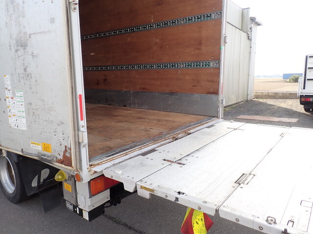 日野デュトロアルミバン小型（2t・3t）[写真09]