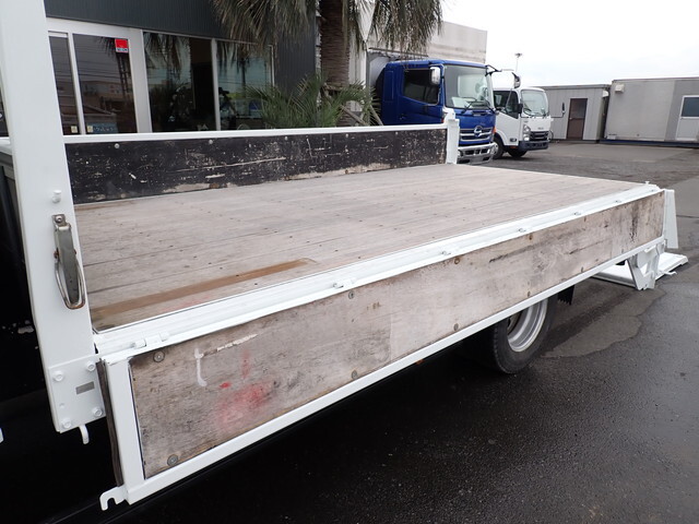 三菱ふそうキャンターダブルキャブ（Wキャブ）小型（2t・3t）[写真13]